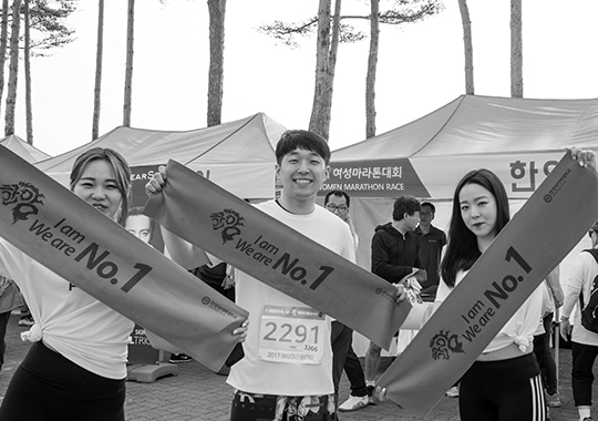 동아리 5 흑백사진